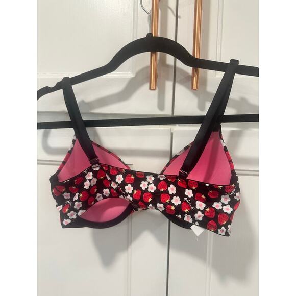 Victoria Secret Strawberry Sexy Push Up Bra NWT 32C - Picture 2 of 5